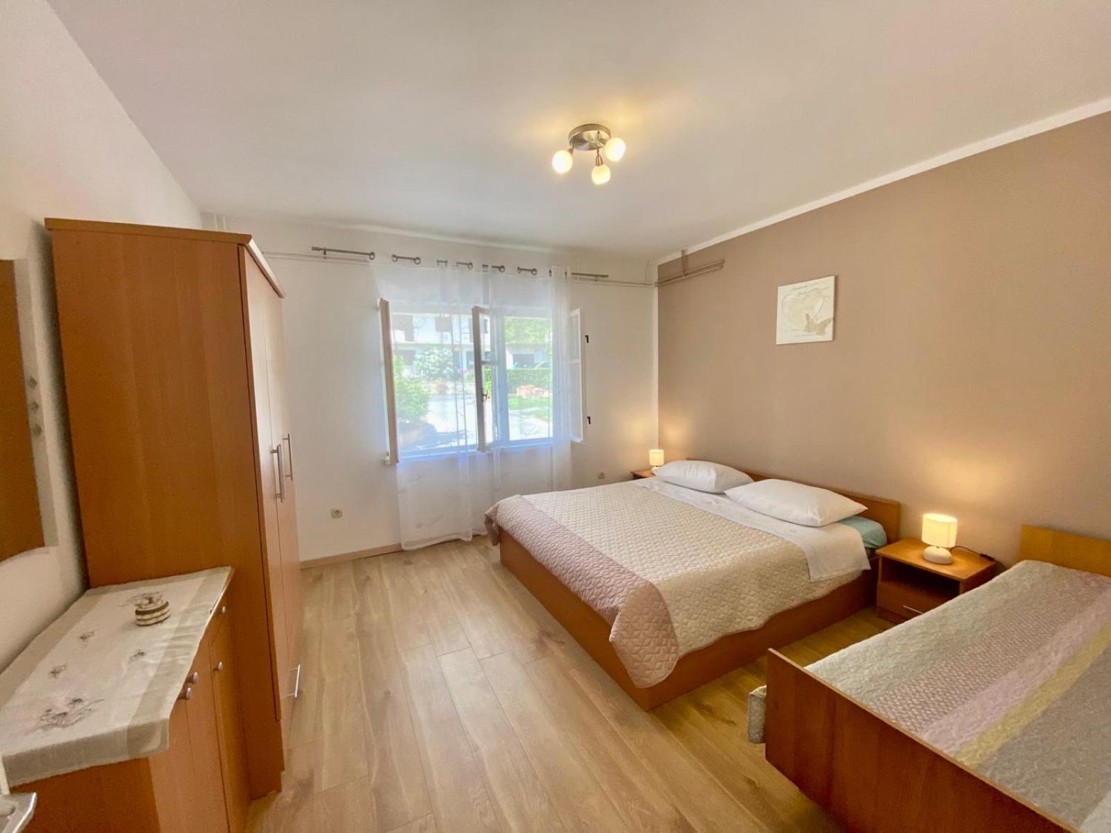 Apartmani Franciska Rab Town Exterior foto