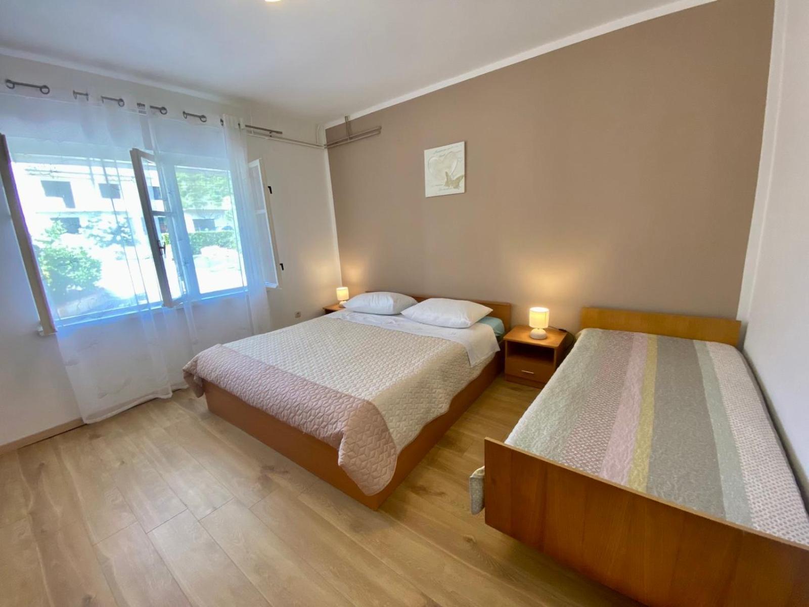 Apartmani Franciska Rab Town Exterior foto