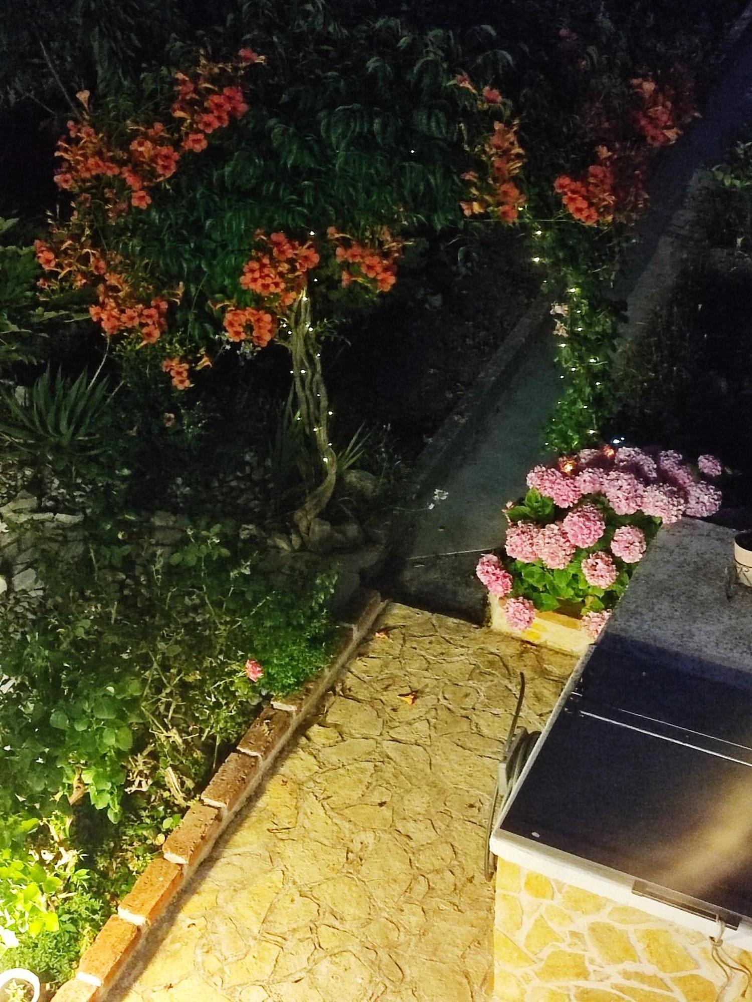 Apartmani Franciska Rab Town Exterior foto