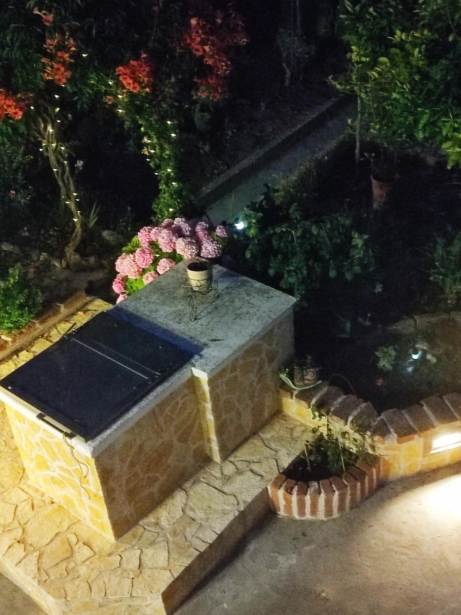 Apartmani Franciska Rab Town Exterior foto