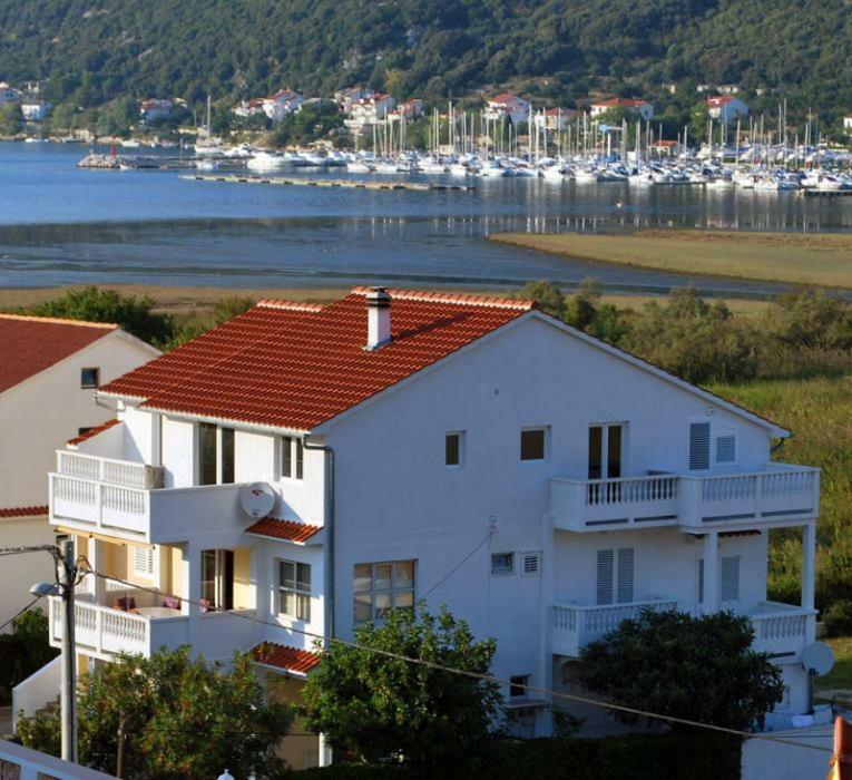 Apartmani Franciska Rab Town Exterior foto