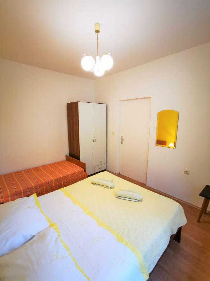 Apartmani Franciska Rab Town Exterior foto